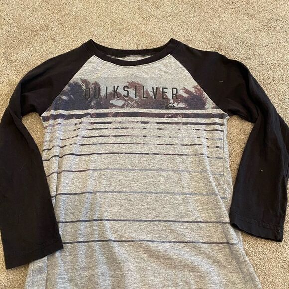 2 shirts Halloween Shirt & Hurley long sleeve - S - Picture 2 of 2